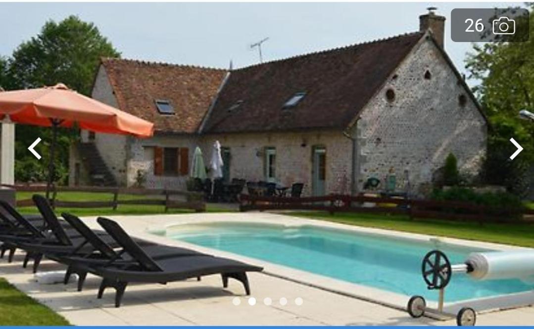 La Ferme Du Chateau Sas Gites Et Chambres D'Hotes Tresnay Buitenkant foto
