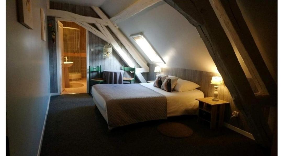 La Ferme Du Chateau Sas Gites Et Chambres D'Hotes Tresnay Buitenkant foto